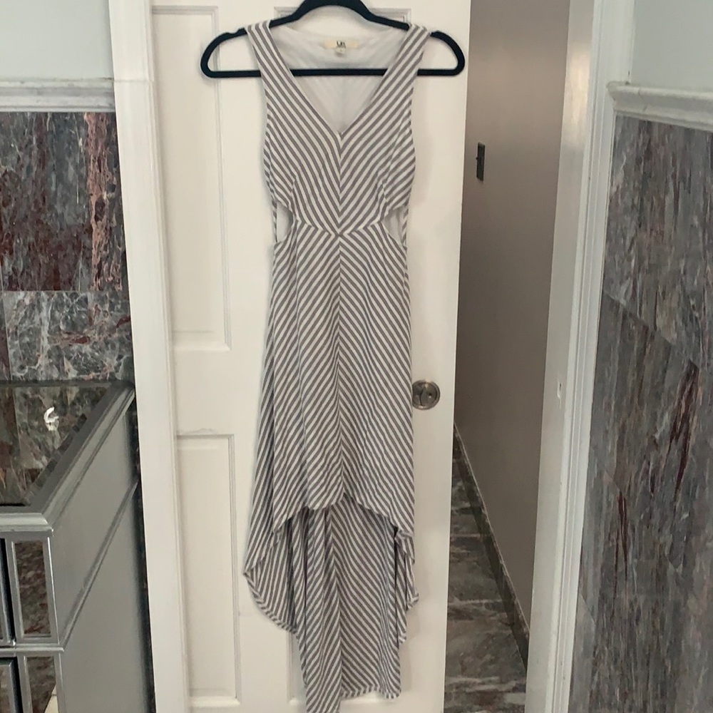 Summer dress high low shorter in front.